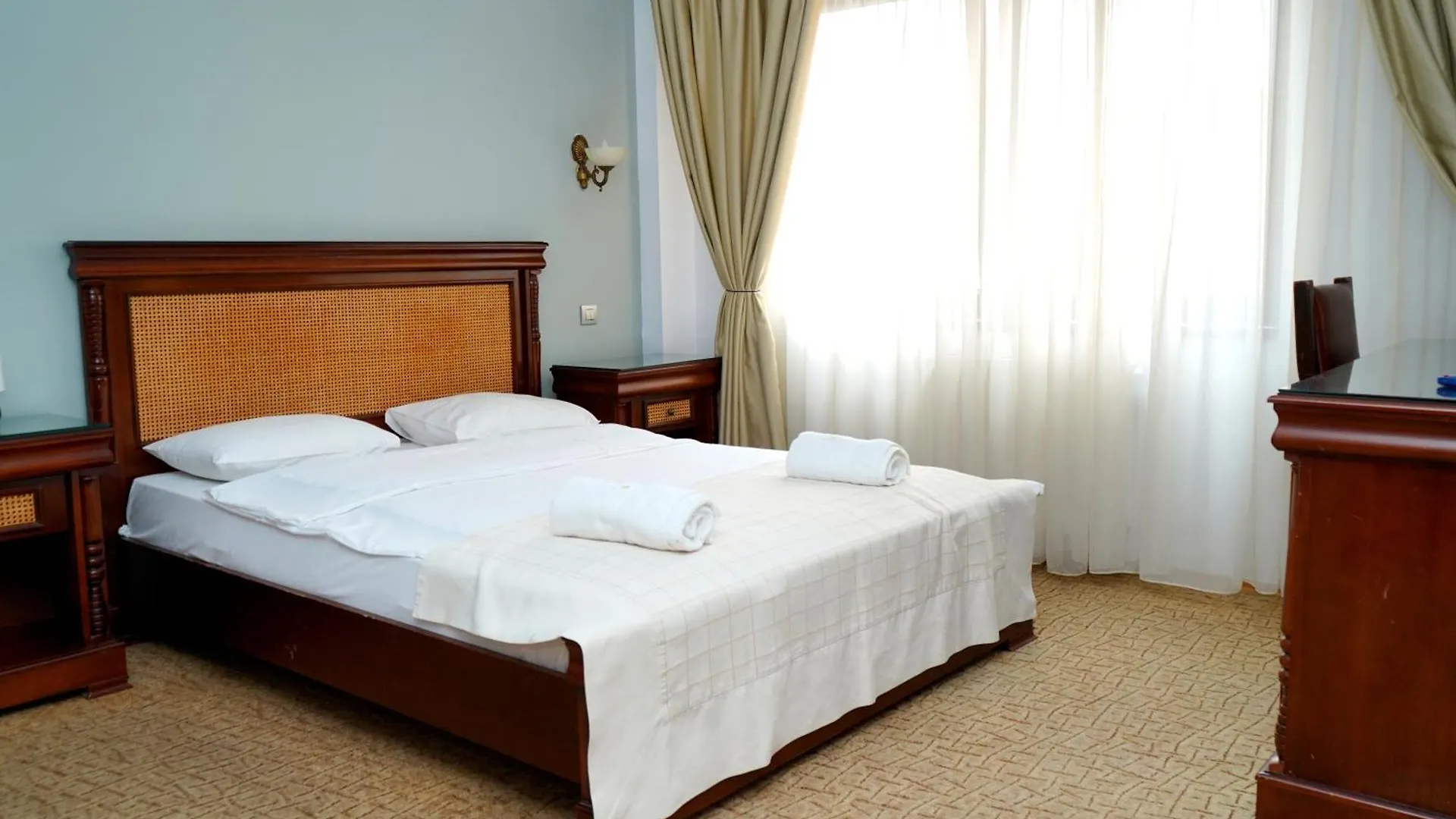 Hotel Bliss Bucharest 3*,